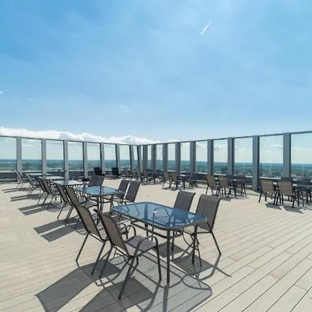 Hanza Tower Family 2bdr With Pool & Sauna & Jacusi شقة