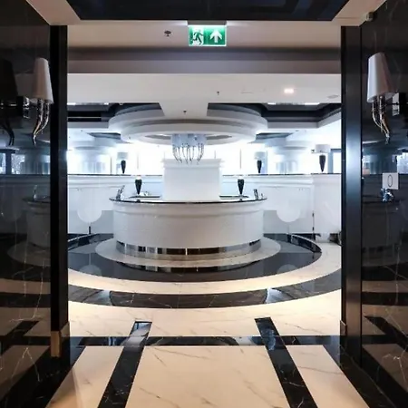 Hanza Tower Family 2bdr With Pool & Sauna & Jacusi شتشيتسين